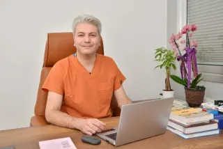 Op. Dr. Alim Huseynov profilinde yer alan galeri fotoğrafı.