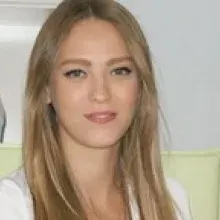 Kl. Psk. Zeynep Yeşilkaya Peker — Psikoloji, Uşak. Portre fotoğrafı.