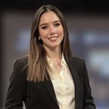 Psk. Jülide Başoğlu — Psikoloji. Portre fotoğrafı.