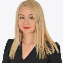 Psk. Aybüke Betül Maraşlı — Psikoloji, Mersin. Portre fotoğrafı.