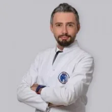 Uzm. Ody. Özgür Uğurtay — Odyoloji (Dil, Konuşma ve Ses Bozuklukları), Çiğli, İzmir. Portre fotoğrafı.