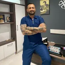 Op. Dr. Erhan Arslan — Beyin Ve Sinir Cerrahisi, Bursa. Portre fotoğrafı.