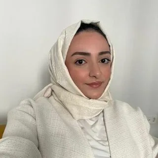 Dyt. Senem Fındıkçı — Diyetisyen. Portre fotoğrafı.