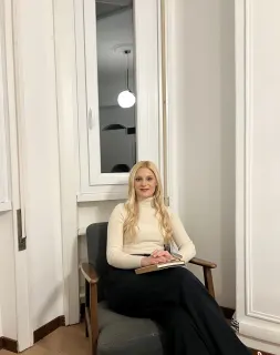 Psk. Berrak Öcel profilinde yer alan galeri fotoğrafı.