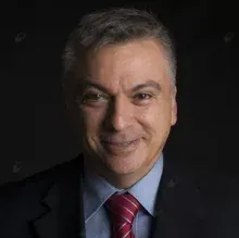 Op. Dr. Hamdi Koçer — Genel Cerrahi, İstanbul. Portre fotoğrafı.