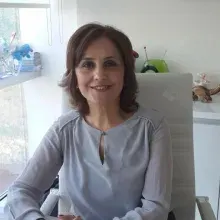 Uzm. Dr. Yelda Mumcu — Çocuk Sağlığı Ve Hastalıkları, Ankara. Portre fotoğrafı.