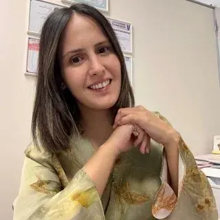 Uzm. Dr. Aybüke Parlakdağ Kılcıoğlu — Dermatoloji, Marmaris, Muğla. Portre fotoğrafı.
