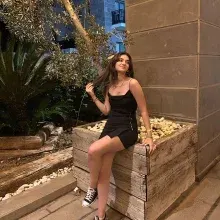 Dyt. Zeynep Sude Akat — Diyetisyen. Portre fotoğrafı.
