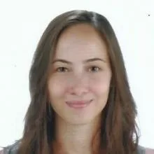 Psk. Ayşe Attaroğlu — Psikoloji, İzmir. Portre fotoğrafı.