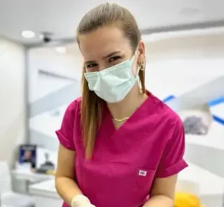 Dt. Öykü Hızlıoğlu profilinde yer alan galeri fotoğrafı.