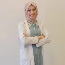 Dyt. Kübra Özkan — Diyetisyen, Eskişehir. Portre fotoğrafı.