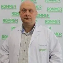 Uzm. Dr. Metin Yurdakoş — Fiziksel Tıp Ve Rehabilitasyon, Nilüfer, Bursa. Portre fotoğrafı.