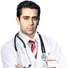 Uzm. Dr. Engin Karagöz — İç Hastalıkları, İstanbul. Portre fotoğrafı.