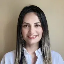 Kl. Psk. Dr. Beyza Aksu — Psikoloji, İstanbul. Portre fotoğrafı.