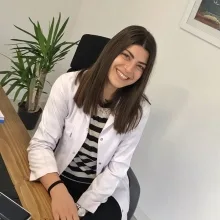 Dyt. Merve İzel Ulutaş — Diyetisyen, Kocaeli. Portre fotoğrafı.