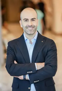 Prof. Dr. Yaşar Çolak profilinde yer alan galeri fotoğrafı.