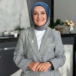 Dt. Zübeyde Güler Güneş — Diş Hekimi, Elazığ. Portre fotoğrafı.