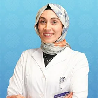 Op. Dr. Fatma Karaşabanoğlu — Kadın Hastalıkları Ve Doğum, İstanbul. Portre fotoğrafı.
