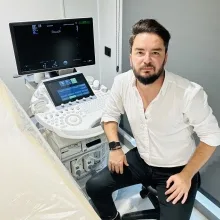 Doç. Dr. Zafer Bütün — Eskişehir. Portre fotoğrafı.