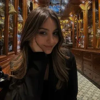 Fzt. İrem Memişoğlu — Fizyoterapi Ve Rehabilitasyon. Portre fotoğrafı.