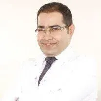 Prof. Dr. Adem Uçar — Radyoloji, İstanbul. Portre fotoğrafı.