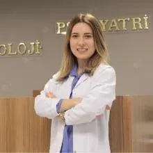 Kl. Psk. Meltem Demir Uğuz — Psikoloji, İstanbul. Portre fotoğrafı.