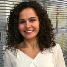 Psk. Elçin Konuk — Psikoloji. Portre fotoğrafı.