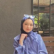 Dyt. Kübra Doğan — Diyetisyen, İstanbul. Portre fotoğrafı.