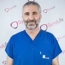 Op. Dr. Hayat İzel — Kadın Hastalıkları Ve Doğum. Portre fotoğrafı.