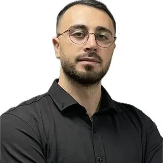 Uzm. Dkt. Muhammet Kürşat Nursöz — Dil ve Konuşma Terapisi, Konya. Portre fotoğrafı.