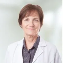 Op. Dr. Fatma Öge — Göz Hastalıkları. Portre fotoğrafı.