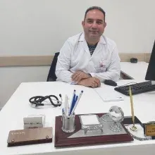 Doç. Dr. Burak Erdolu — Kalp Ve Damar Cerrahisi, Eskişehir. Portre fotoğrafı.