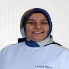 Dt. Miray Tosun — Diş Hekimi, Muğla. Portre fotoğrafı.
