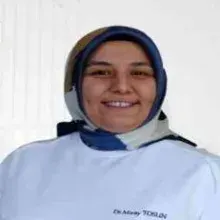 Dt. Miray Tosun — Diş Hekimi, Muğla. Portre fotoğrafı.