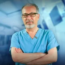 Prof. Dr. Metin Ertem — Genel Cerrahi, İstanbul. Portre fotoğrafı.