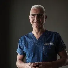 Op. Dr. Abdullah Önen — Kadın Hastalıkları Ve Doğum, İzmir. Portre fotoğrafı.
