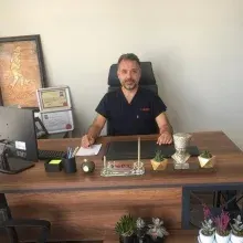 Op. Dr. Vedat Koyuncu — Kulak Burun Boğaz, İstanbul. Portre fotoğrafı.