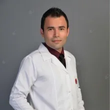 Op. Dr. Kutlu Teberik — Üroloji, Bozüyük, Bilecik. Portre fotoğrafı.