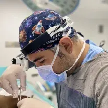 Doç. Dr. Mustafa Çelik — Kulak Burun Boğaz, İstanbul. Portre fotoğrafı.