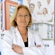 Uzm. Dr. Yaprak Biren — İç Hastalıkları, Ataşehir, İstanbul. Portre fotoğrafı.