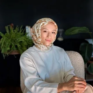 Psk. Selva Nur Akkurt Küçükoğlu — Psikoloji. Portre fotoğrafı.