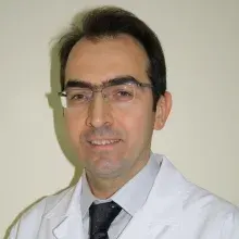 Doç. Dr. Ümit Ali Malçok — Beyin Ve Sinir Cerrahisi, Çanakkale. Portre fotoğrafı.