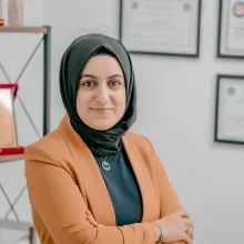 Kl. Psk. Ayşe Erenler — Psikolojik Danışma ve Rehberlik, İstanbul. Portre fotoğrafı.