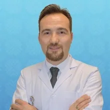 Dr. Öğr. Üyesi Ömer Yazıcı — Radyasyon Onkolojisi, İstanbul. Portre fotoğrafı.