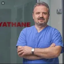 Prof. Dr. Ahmet Karamercan. Portre fotoğrafı.