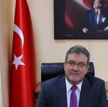 Uzm. Dr. Şakir Mehmet — İç Hastalıkları, Beylikdüzü, İstanbul. Portre fotoğrafı.