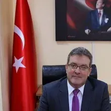Uzm. Dr. Şakir Mehmet — İç Hastalıkları, Beylikdüzü, İstanbul. Portre fotoğrafı.