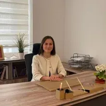 Doç. Dr. Sibelnur Avcil — Çocuk ve Ergen Psikiyatrisi, Aydın. Portre fotoğrafı.