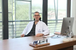 Op. Dr. Onur Saka profilinde yer alan galeri fotoğrafı.
