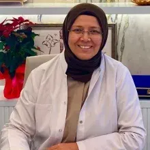 Uzm. Dr. Nazife Alptekin — Çocuk Sağlığı Ve Hastalıkları, Konya. Portre fotoğrafı.